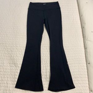 Splits59 Raquel Flared Legging (short)